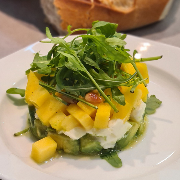 Avocado-Mango-Salat